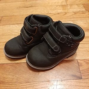 Black toddler boots size 6 with velcro